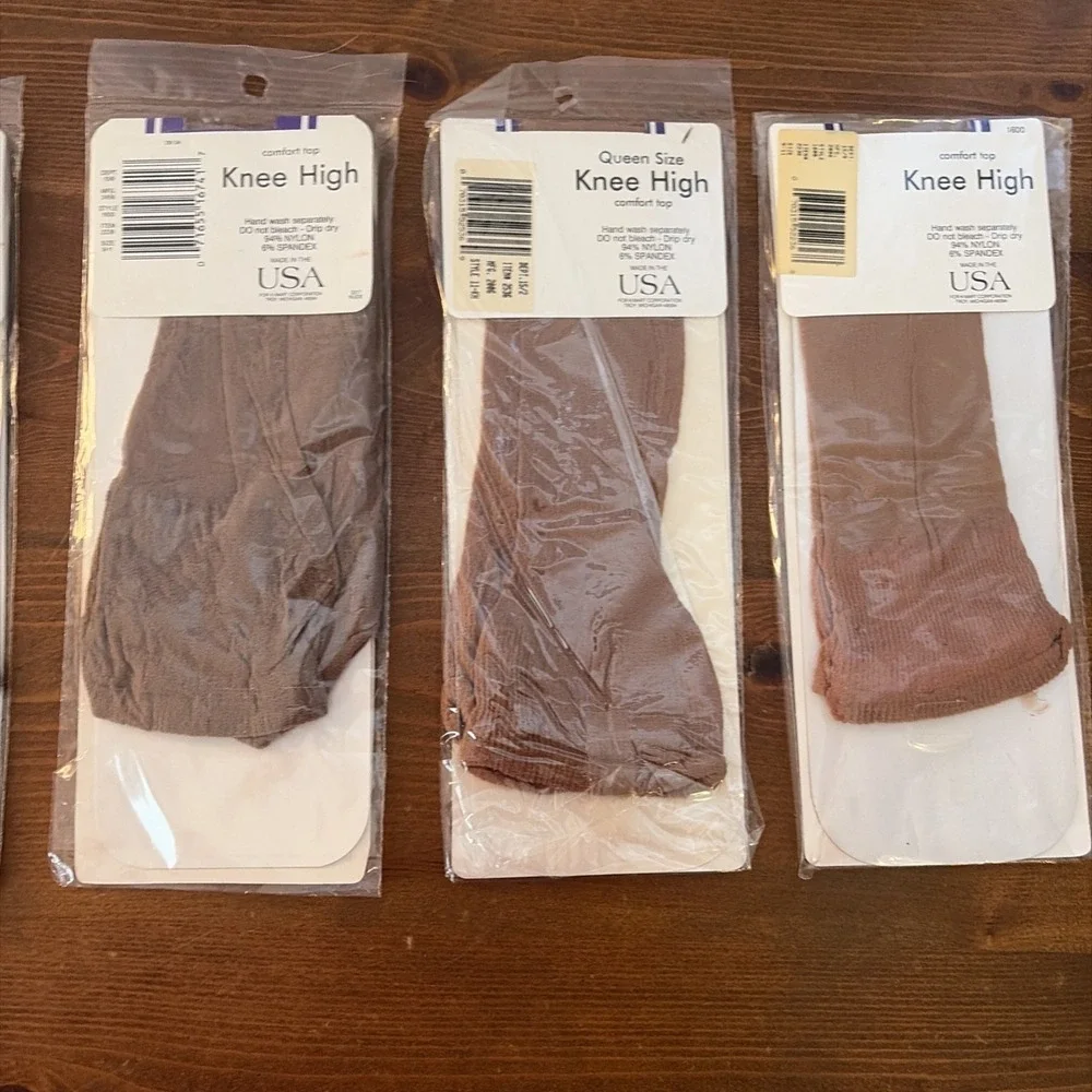 New Vintage Kmart Brand Key 4 Nude, style 1600 Knee High‎ Comfort Top Hose
